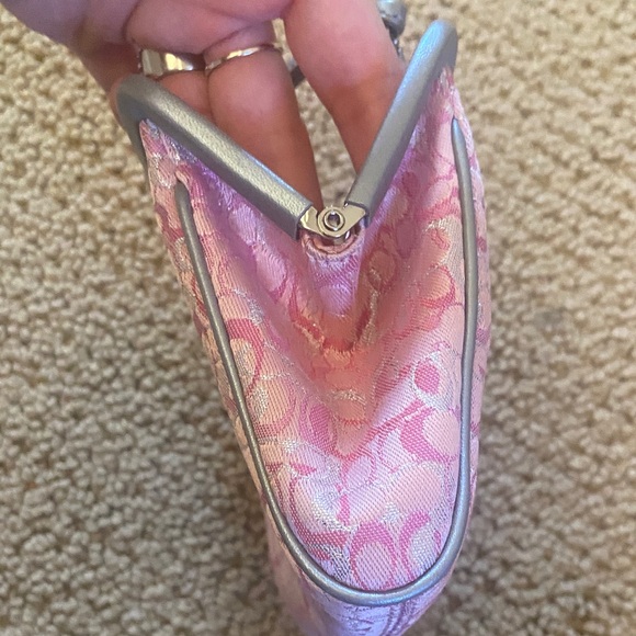 Coach - Picture 8 of 16